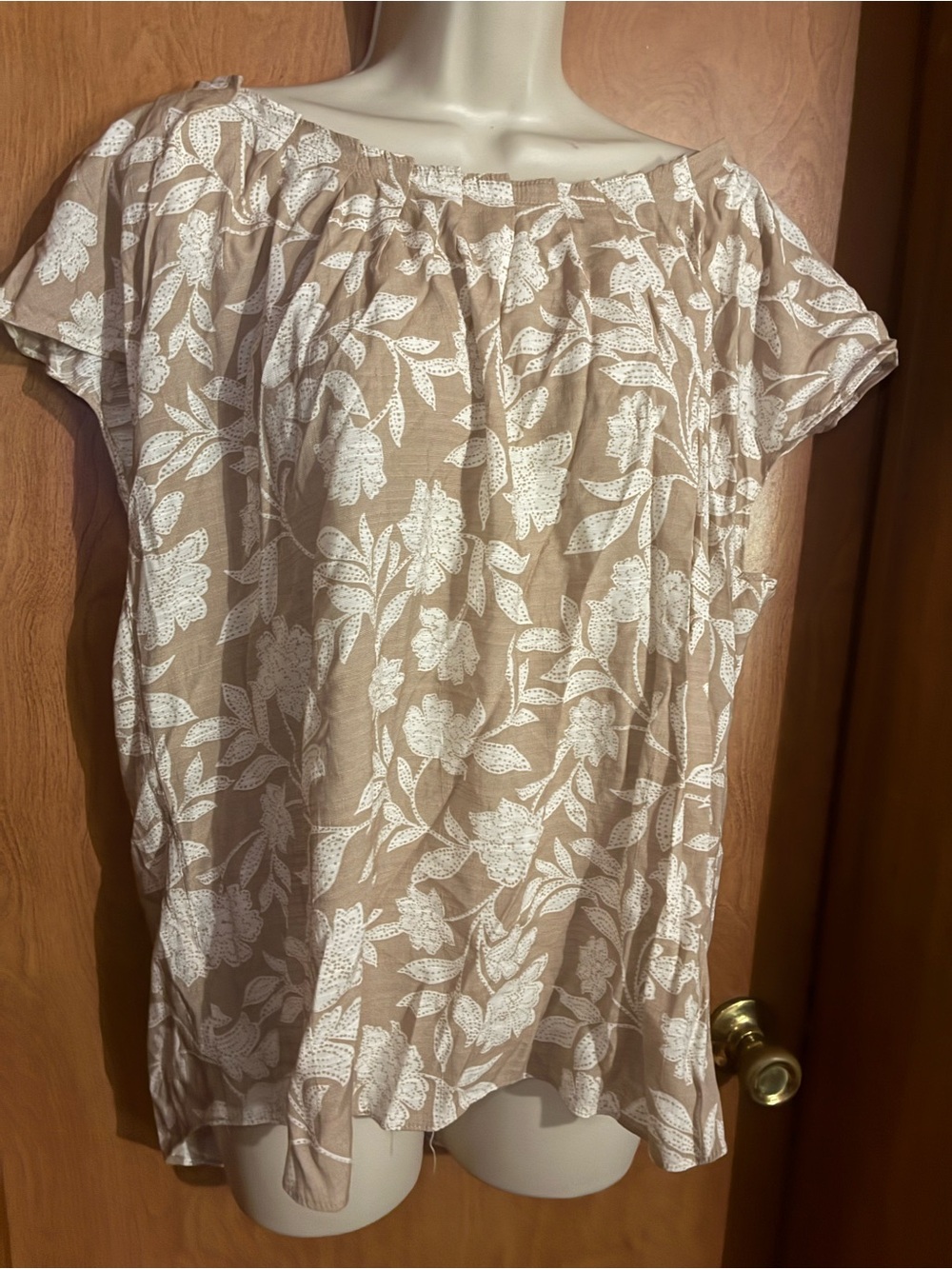 Women’s Floral Off-Shoulder Blouse in Beige and White